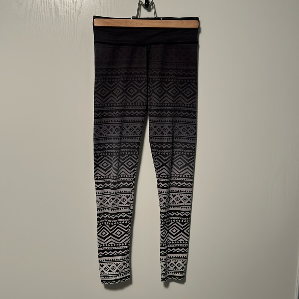 👧Girls Leggings. Size 12. 23.5” leg inseam. Justice.